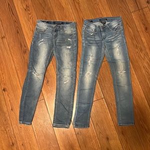 Cute distressed skinny jeans!